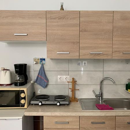 Holodek Apartments Ground & Semibasement Athena Bagian luar foto