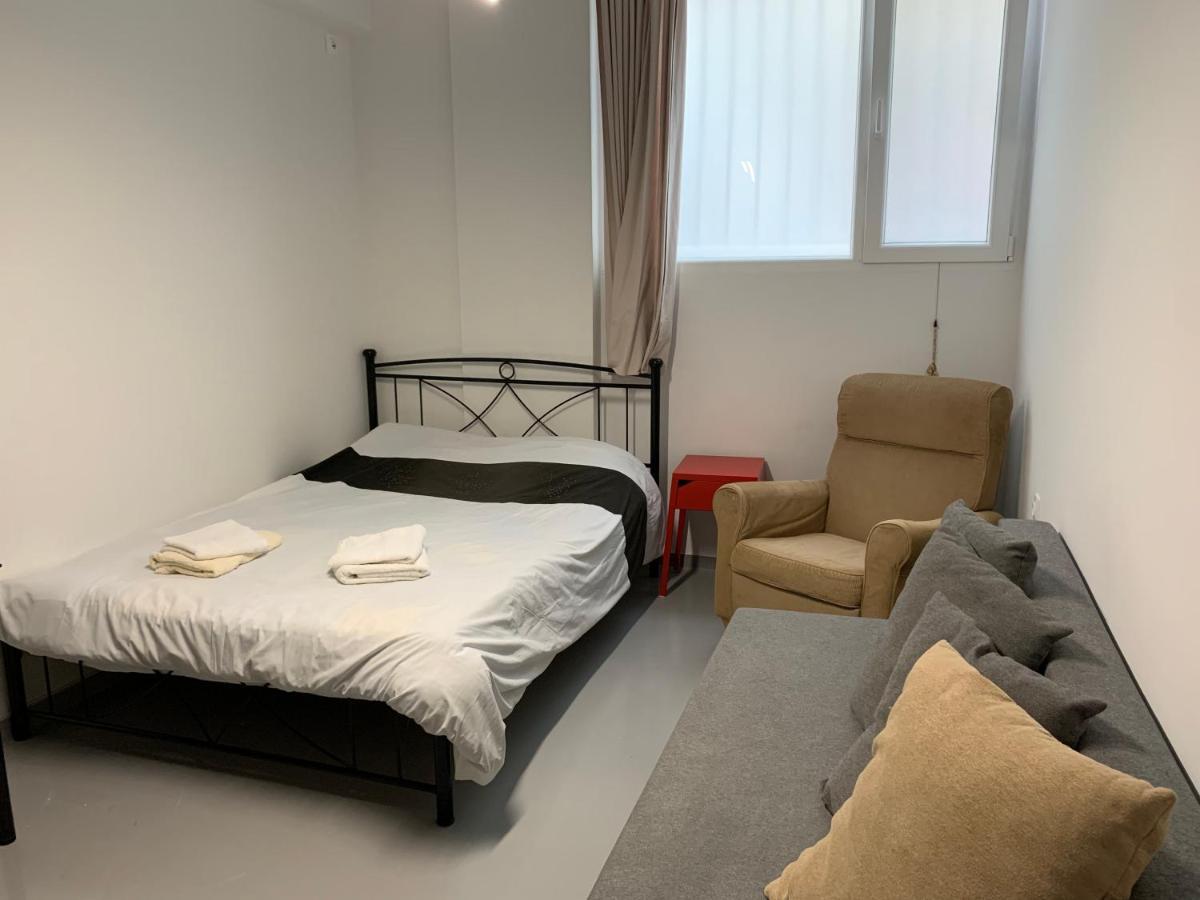 Holodek Apartments Ground & Semibasement Athena Bagian luar foto