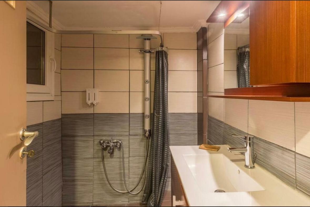 Holodek Apartments Ground & Semibasement Athena Bagian luar foto