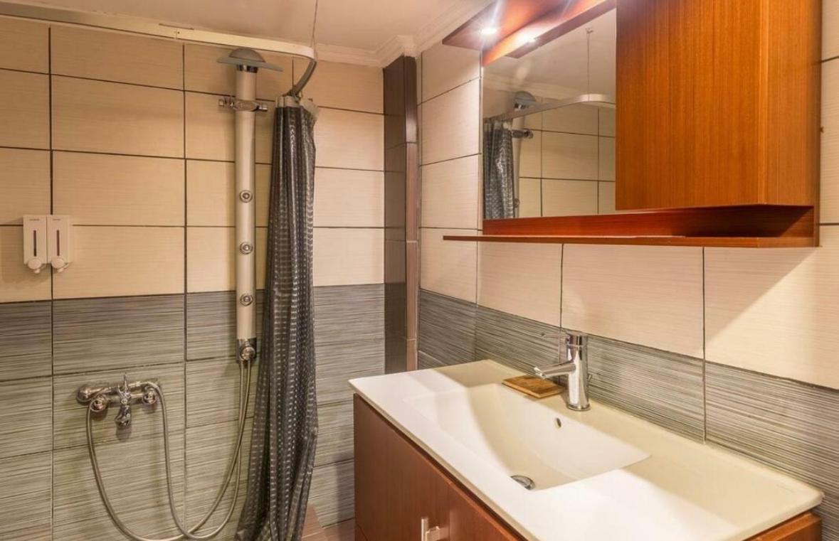 Holodek Apartments Ground & Semibasement Athena Bagian luar foto
